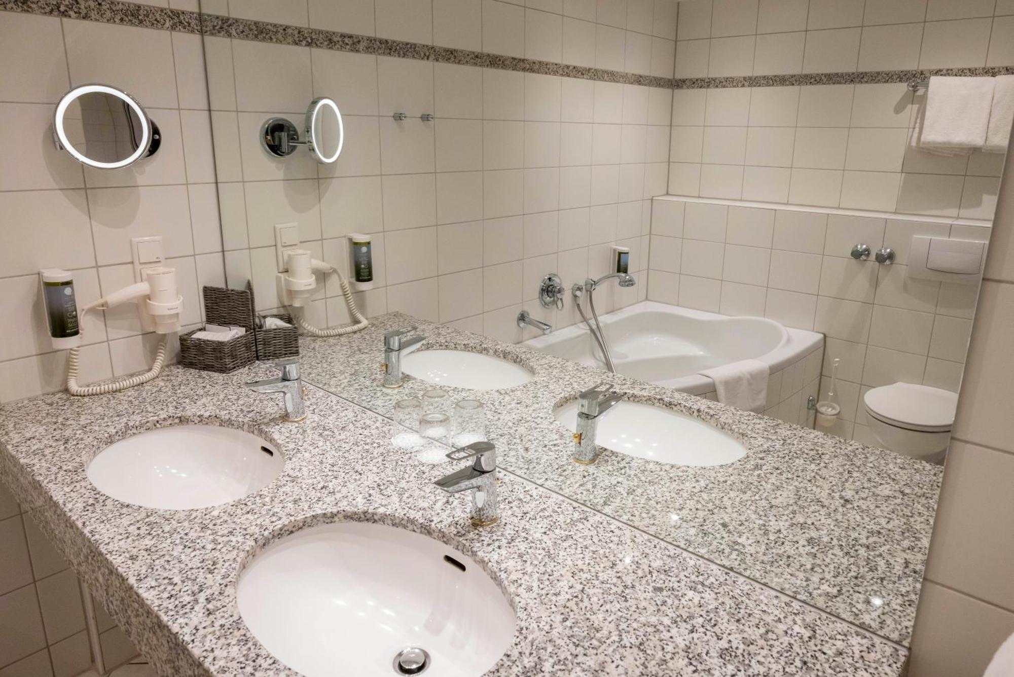 Parkhotel Hohenfeld Hotel 4*