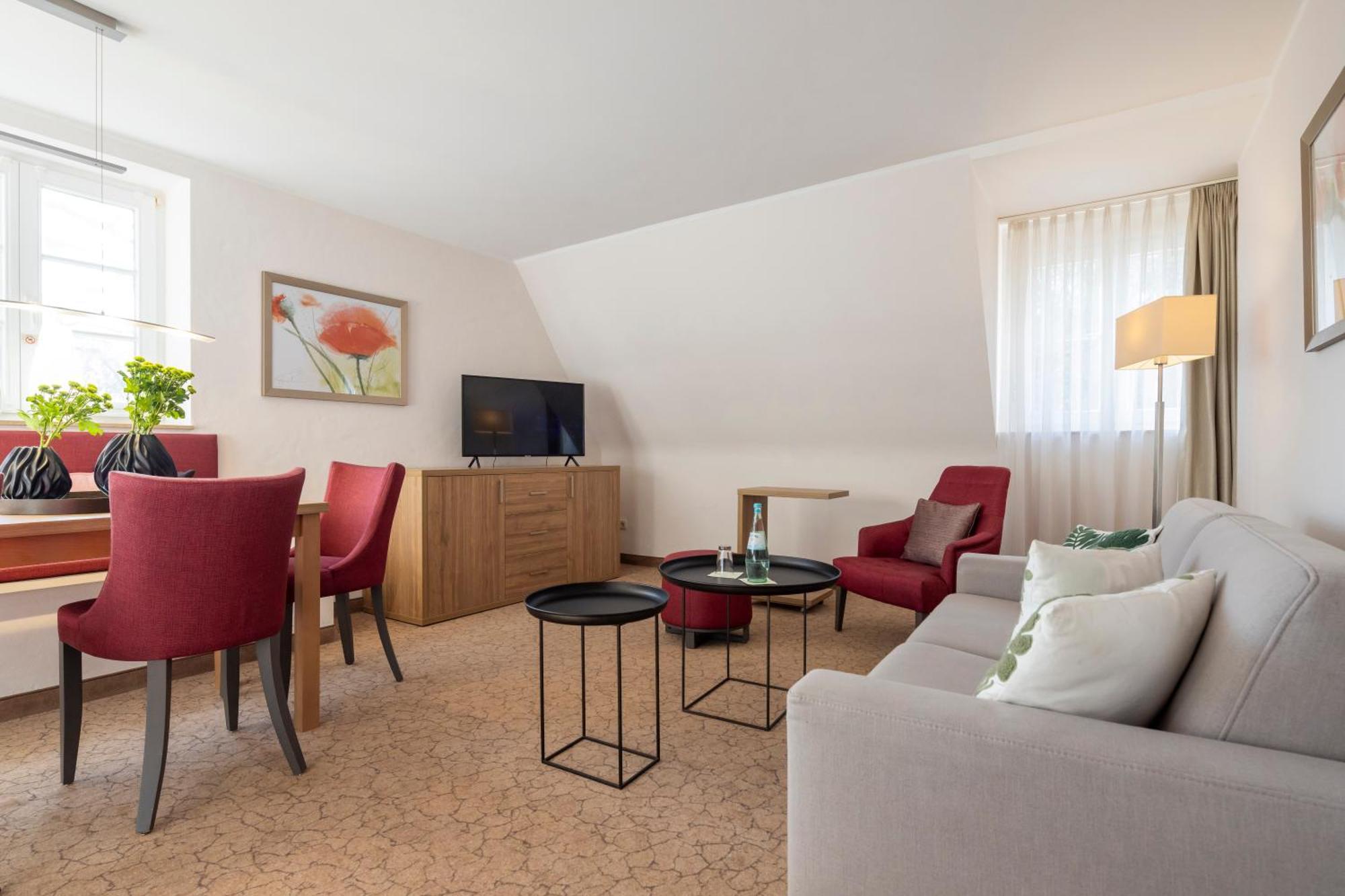 Parkhotel Hohenfeld 4*
